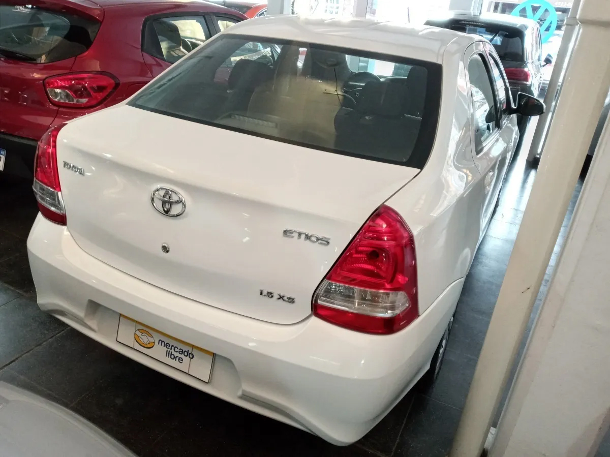 Toyota Etios 1.5 Sedan Xs
