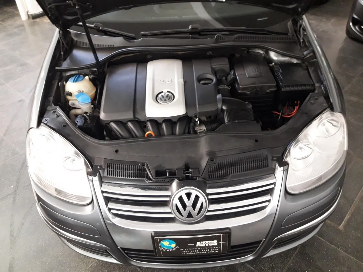 Volkswagen Vento 2.5 Advance